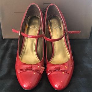 Linea Paolo Red Patent Leather Heels (US size 8)